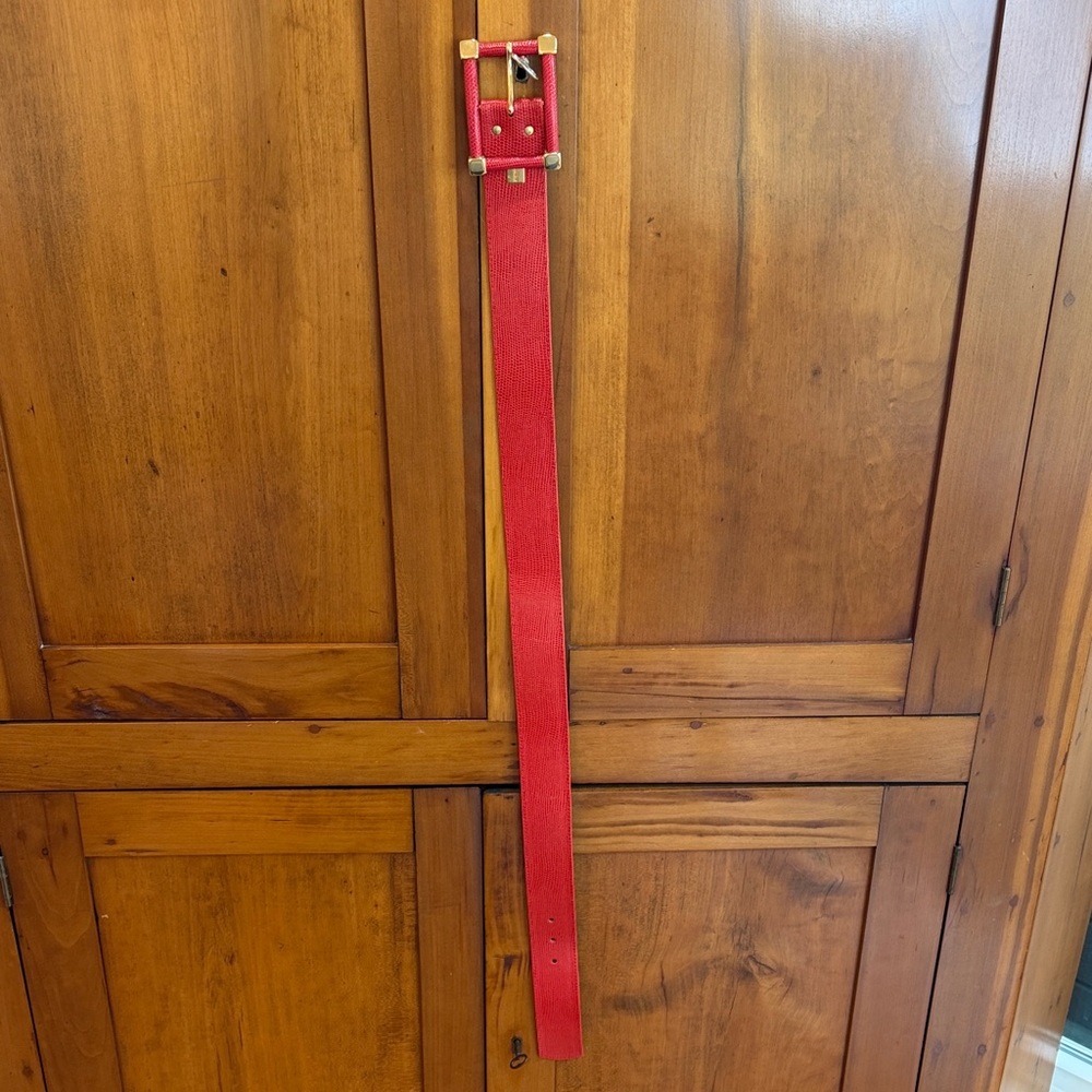 VTG Carlisle Red Animal Skin Embossed Leather Belt w/Rectangular Gold Hardware